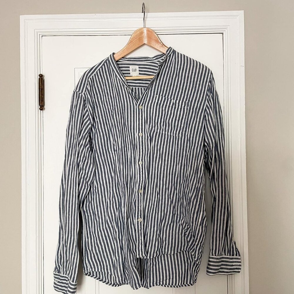 Gap Striped Button Up Shirt (Blue and White Linen)